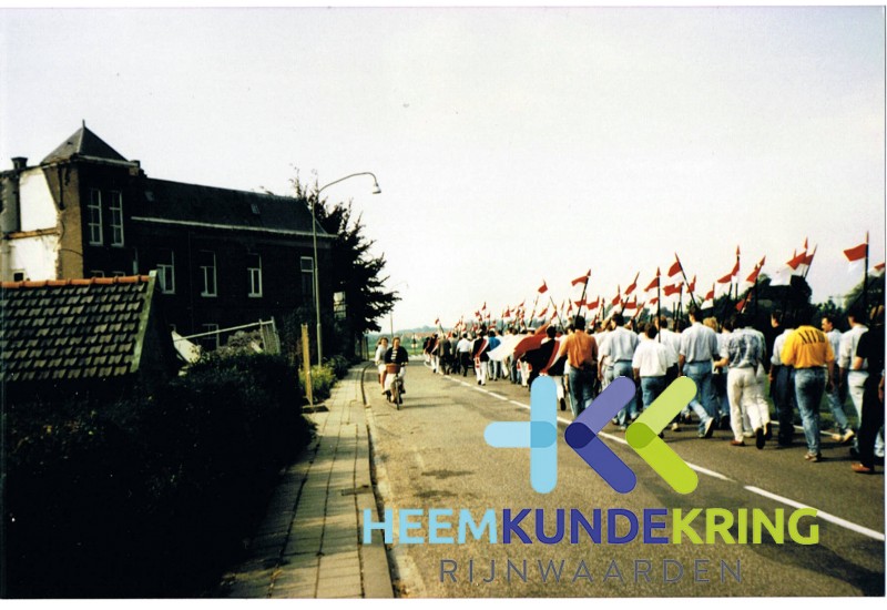 1988-0765 (2)